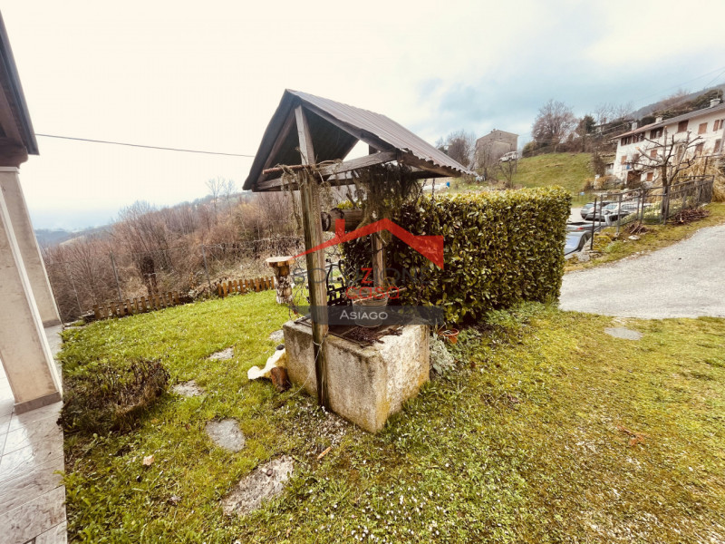 Scopri questa porzione di casa terracielo da ristrutturare situata in Contrada Ciscati, nel comun...