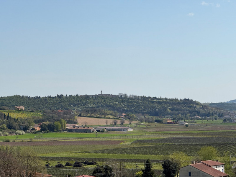 VILLA STORICA A VILLAGA DA RISTRUTTURARE CON VISTA STREPITOSA. EURO 165.000. CODICE 45280. POSSIB...