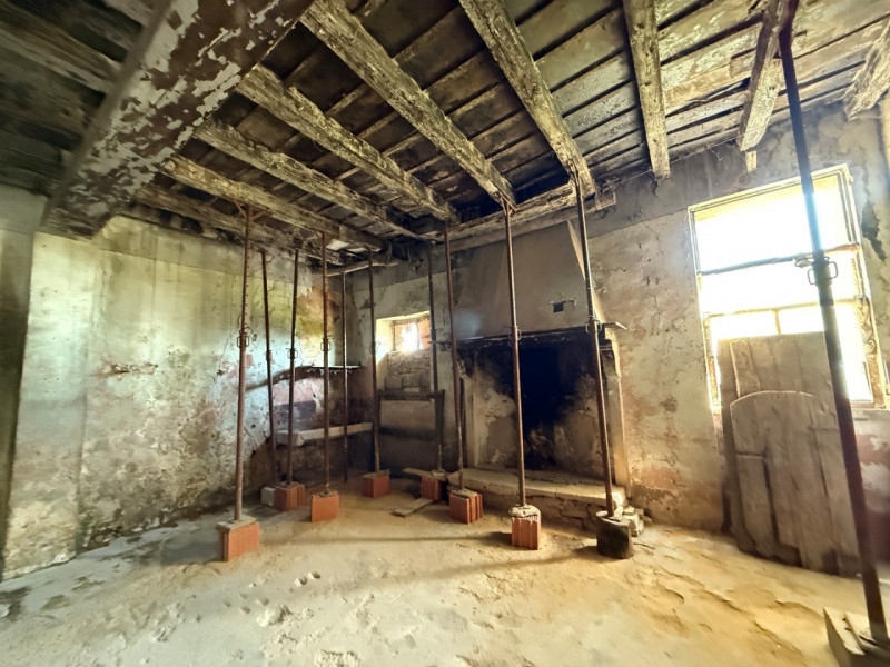 VILLA STORICA A VILLAGA DA RISTRUTTURARE CON VISTA STREPITOSA. EURO 165.000. CODICE 45280. POSSIB...