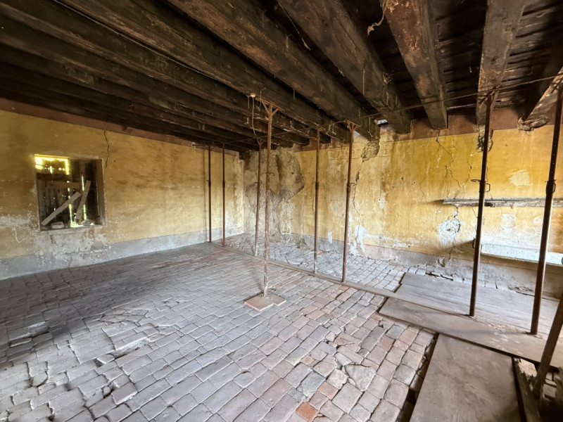 VILLA STORICA A VILLAGA DA RISTRUTTURARE CON VISTA STREPITOSA. EURO 165.000. CODICE 45280. POSSIB...