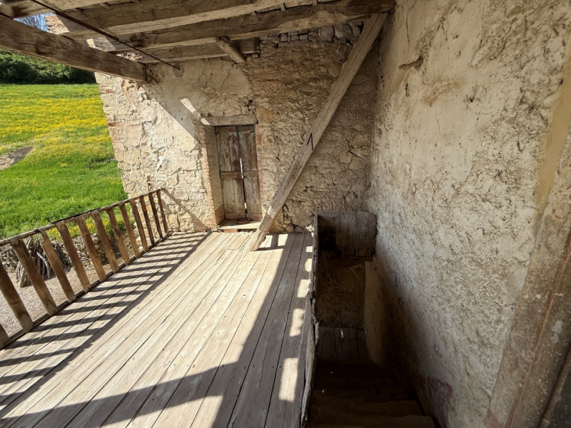 VILLA STORICA A VILLAGA DA RISTRUTTURARE CON VISTA STREPITOSA. EURO 165.000. CODICE 45280. POSSIB...