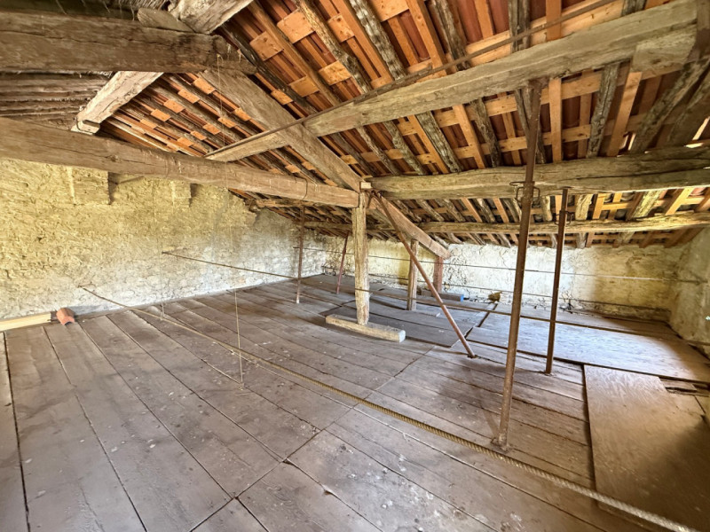 VILLA STORICA A VILLAGA DA RISTRUTTURARE CON VISTA STREPITOSA. EURO 165.000. CODICE 45280. POSSIB...