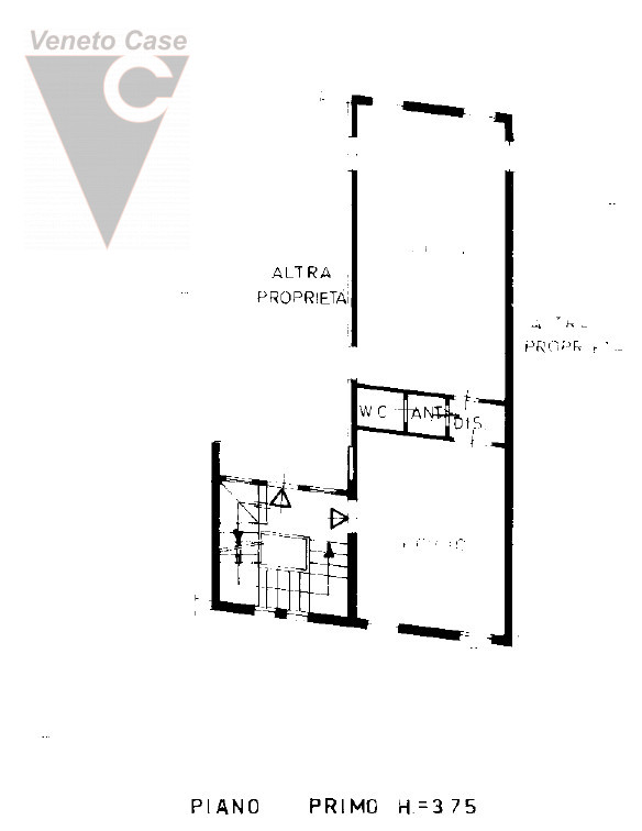 Nel cuore del centro storico di Piove di Sacco, proponiamo in vendita un ufficio/studio di alto p...