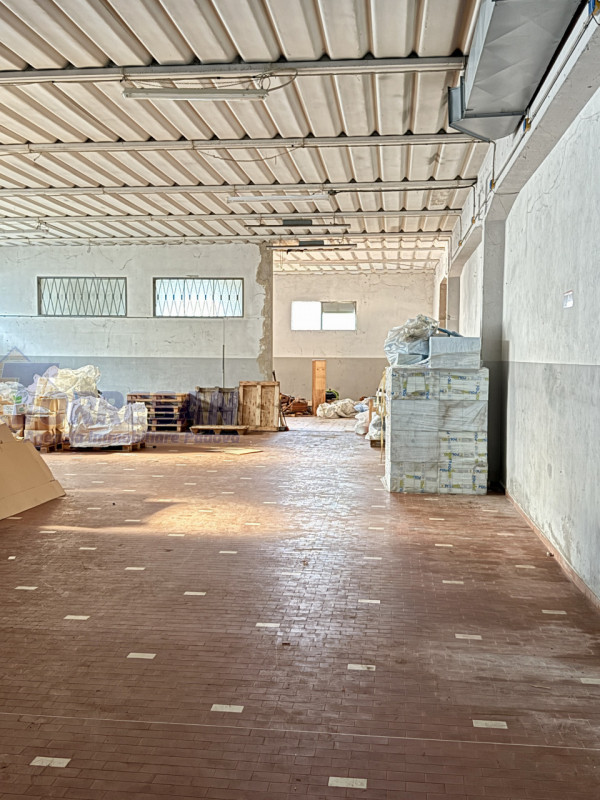 CONSELVE: struttura degli anni 70 dalle ampie dimensioni  , con possibilità di eventuale cambio d...