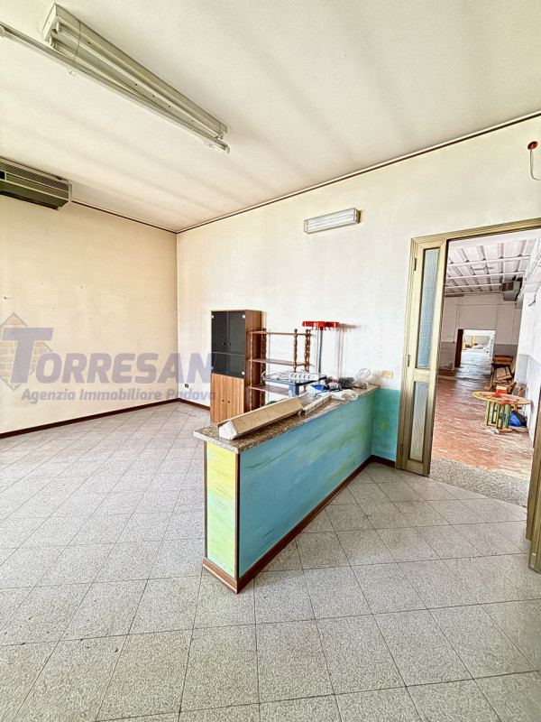 CONSELVE: struttura degli anni 70 dalle ampie dimensioni  , con possibilità di eventuale cambio d...