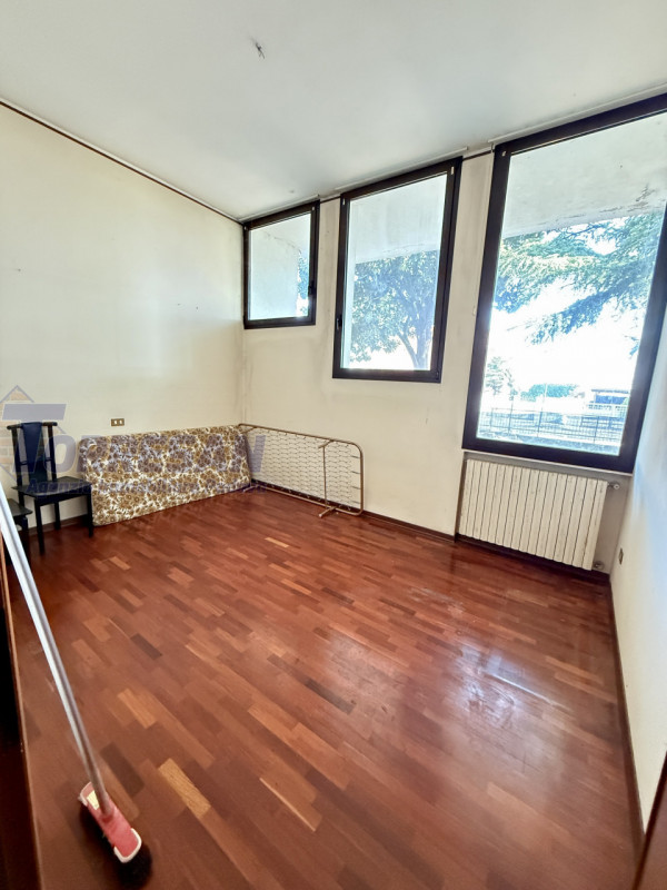 CONSELVE: struttura degli anni 70 dalle ampie dimensioni  , con possibilità di eventuale cambio d...