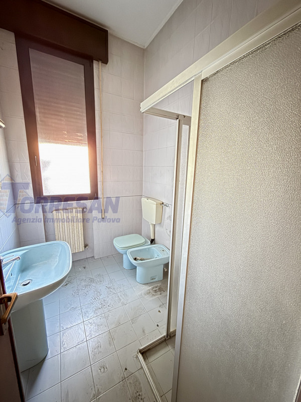 CONSELVE: struttura degli anni 70 dalle ampie dimensioni  , con possibilità di eventuale cambio d...