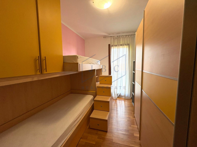 Chiarano - (TV)
Proponiamo in esclusiva un appartamento quadrilocale, situato al piano secondo se...