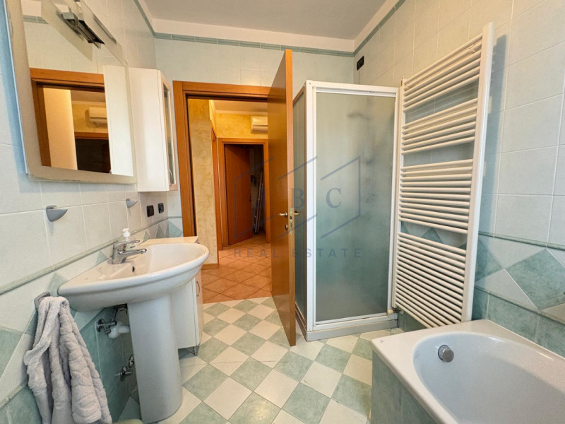 Chiarano - (TV)
Proponiamo in esclusiva un appartamento quadrilocale, situato al piano secondo se...