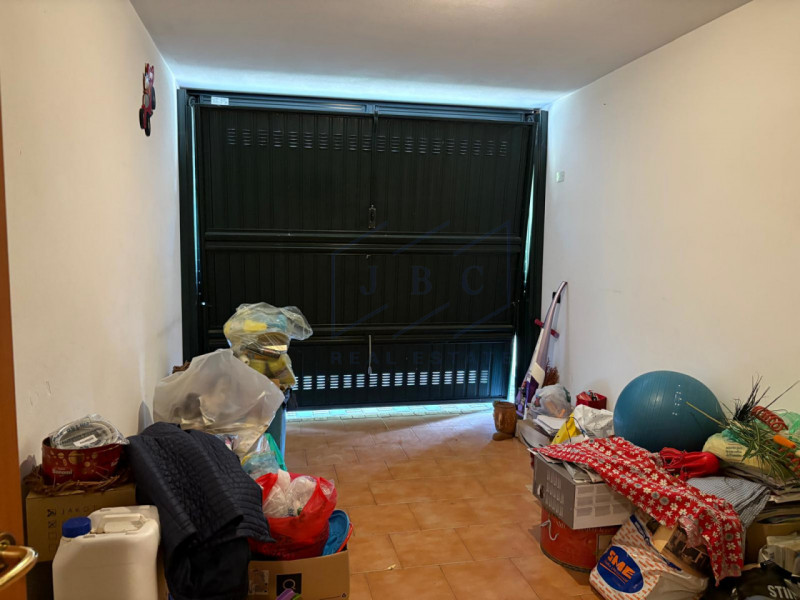 Chiarano - (TV)
Proponiamo in esclusiva un appartamento quadrilocale, situato al piano secondo se...