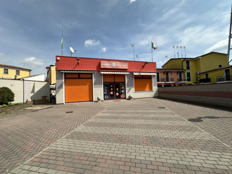 Adria Vendita Attivita commerciale telefonia/informatica