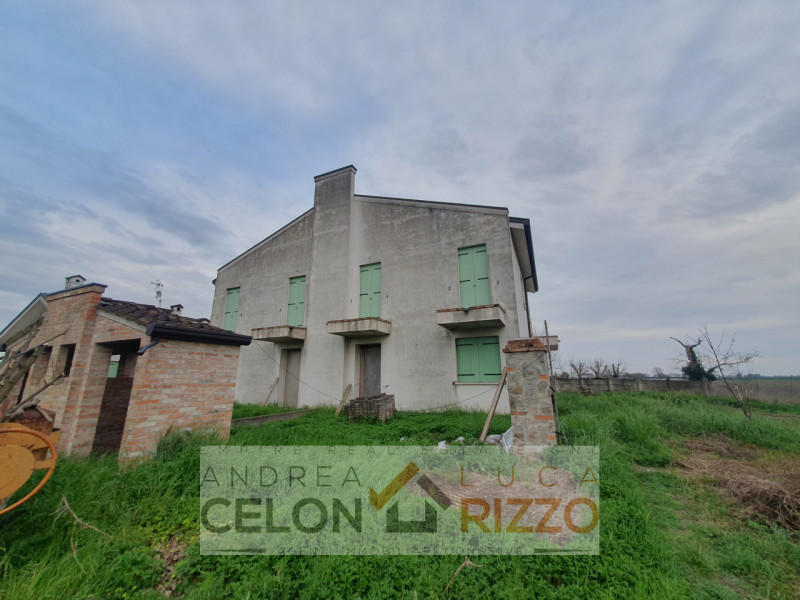 A Pozzonovo, porzione di bifamiliare al grezzo con ampio giardino privato

In una zona tranquilla...