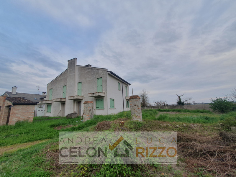 A Pozzonovo, porzione di bifamiliare al grezzo con ampio giardino privato

In una zona tranquilla...