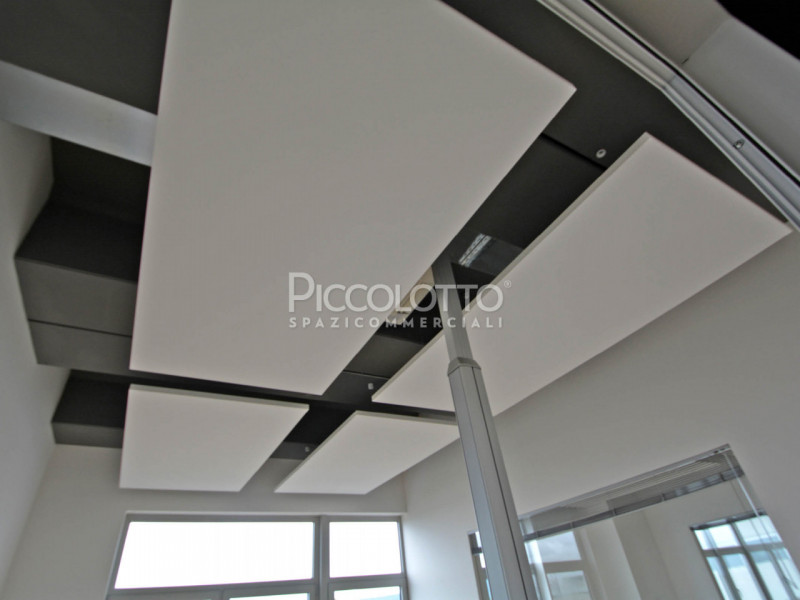 Rif. A5264 - Montebelluna, uffici di pregio disponibili in locazione, situati in posizione strate...