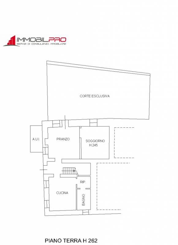 In una zona tranquilla e ben servita, a pochi passi dal centro, proponiamo in vendita una caratte...