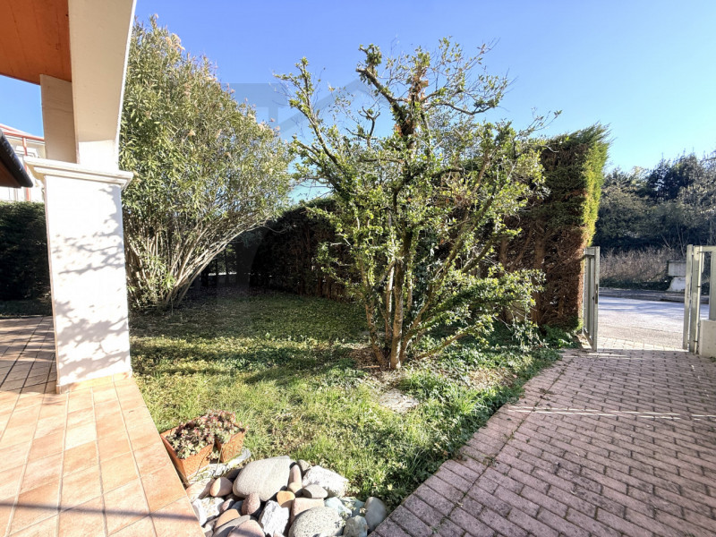 ABANO TERME - Situato in una splendida ed esclusiva posizione centrale, a pochi passi dalla vivac...