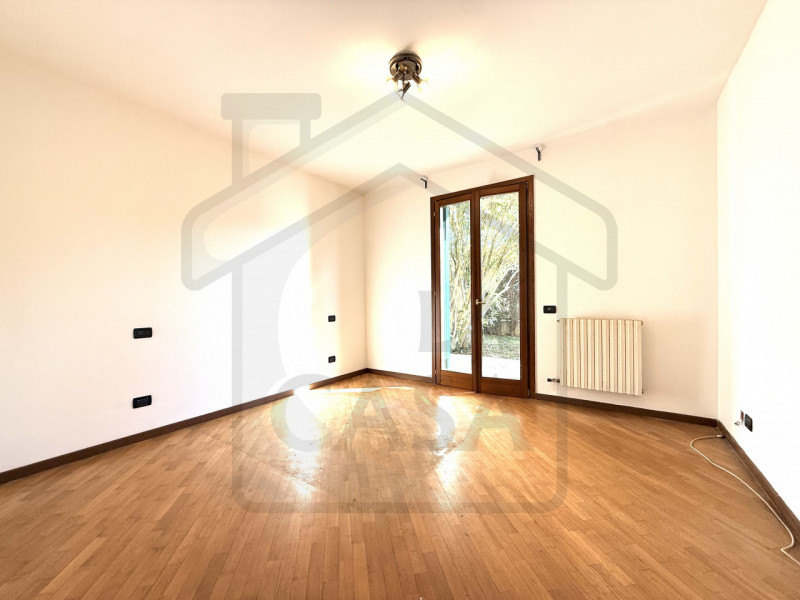 ABANO TERME - Situato in una splendida ed esclusiva posizione centrale, a pochi passi dalla vivac...