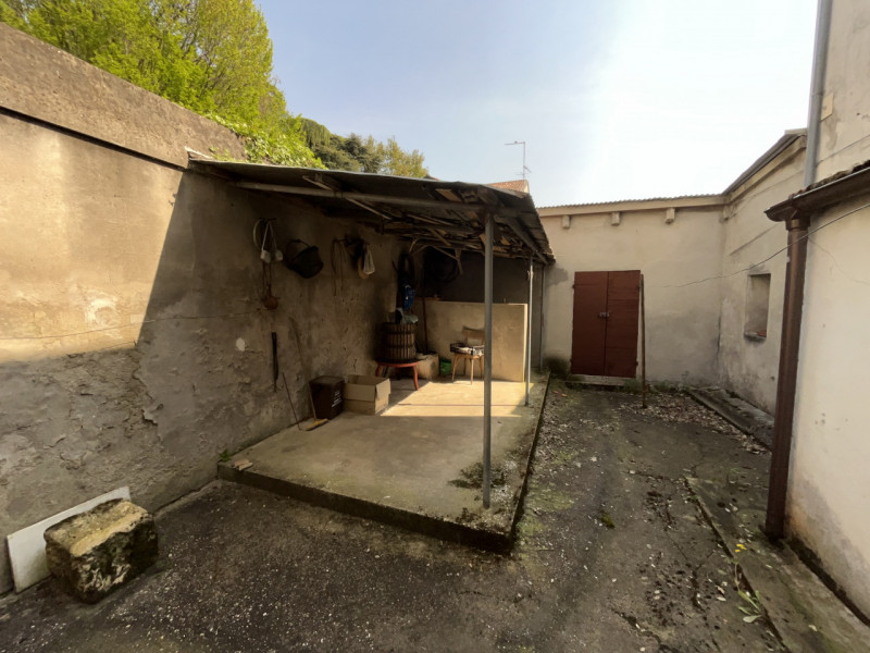 NOVENTA VICENTINA. Centro storico, affacciata su ottimo giardino antistante, signorile casa tipic...