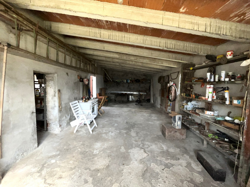 NOVENTA VICENTINA. Centro storico, affacciata su ottimo giardino antistante, signorile casa tipic...