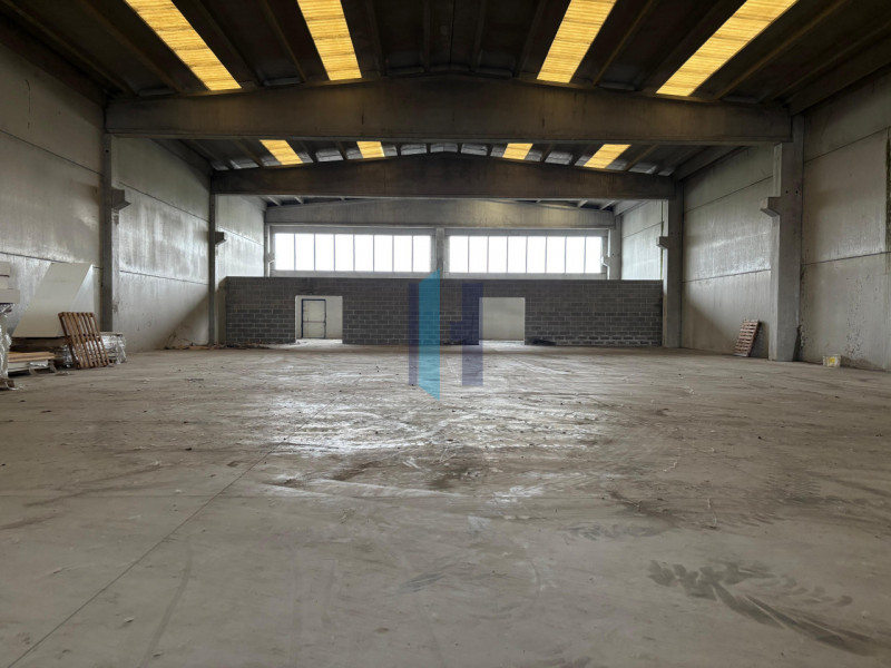 Capannoni industriali ed artigianali in vendita e affitto in Vendita a Pompiano