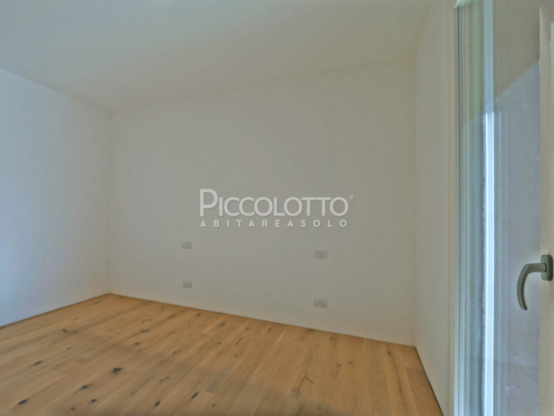 Rif. 5287 F - Asolo, località Pagnano, in vendita attico di nuova costruzione situato in un tranq...