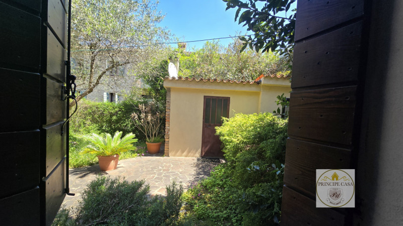 Rif. RU58 - Proponiamo in vendita porzione indipendente di rustico risalente all'epoca medievale ...