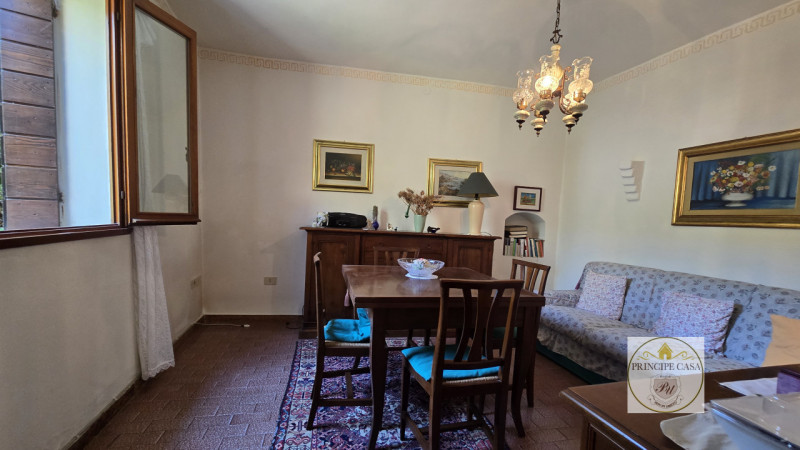 Rif. RU58 - Proponiamo in vendita porzione indipendente di rustico risalente all'epoca medievale ...