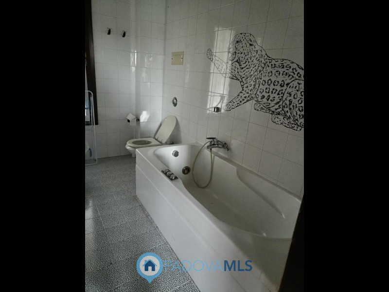 Immobile in esclusiva al Gruppo Padova MLS
Selvazzano Dentro - nel quartiere centrale di Tencarol...