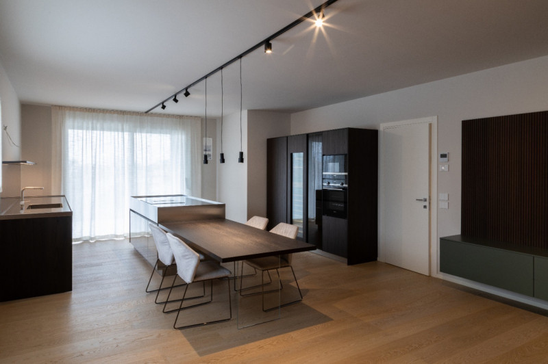 (Per INFO Roberto 3453195338) Scopri l'eleganza e il comfort di questo nuovo attico esclusivo sit...