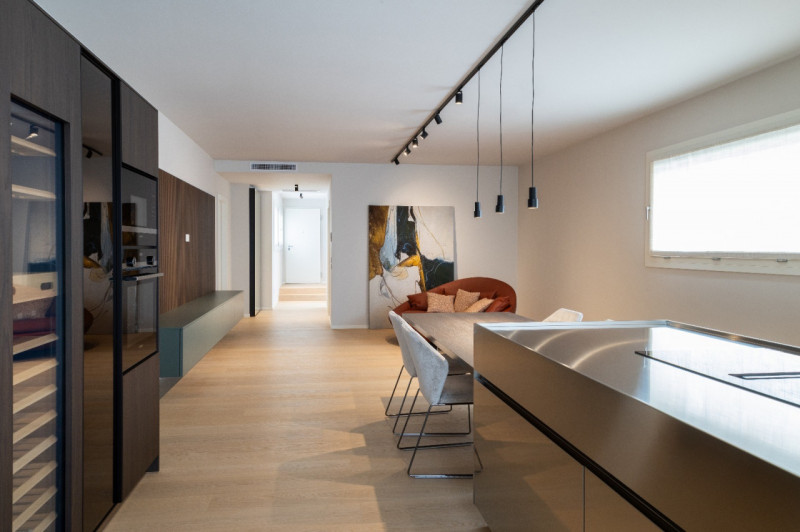 (Per INFO Roberto 3453195338) Scopri l'eleganza e il comfort di questo nuovo attico esclusivo sit...