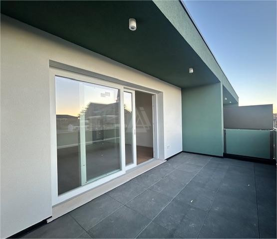 L'Agenzia IRIS di Castelfranco propone in vendita appartamento al primo piano con grande terrazzo...