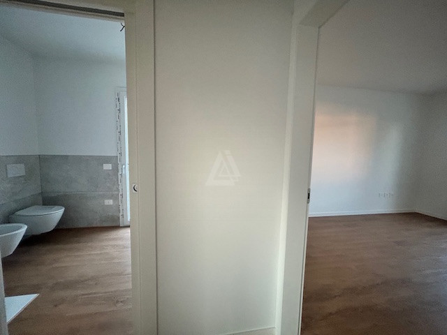 L'Agenzia IRIS di Castelfranco propone in vendita appartamento al primo piano con grande terrazzo...