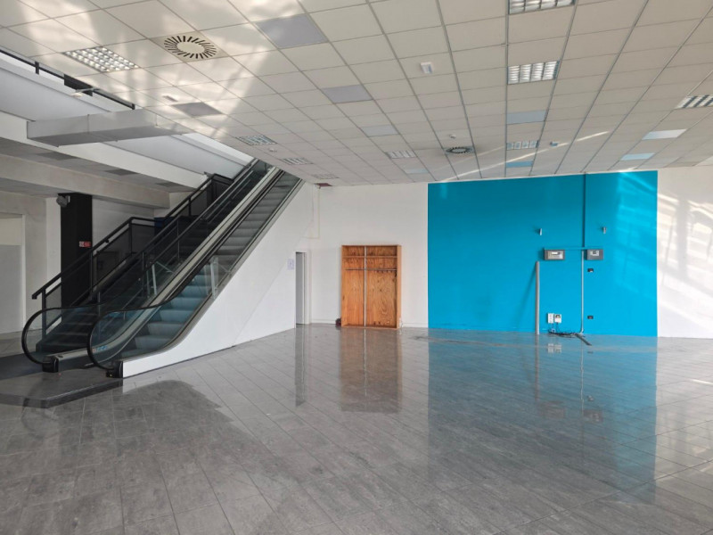 Quest’immobile viene venduto tramite asta online.

Locale commerciale su due piani con magazzino ...