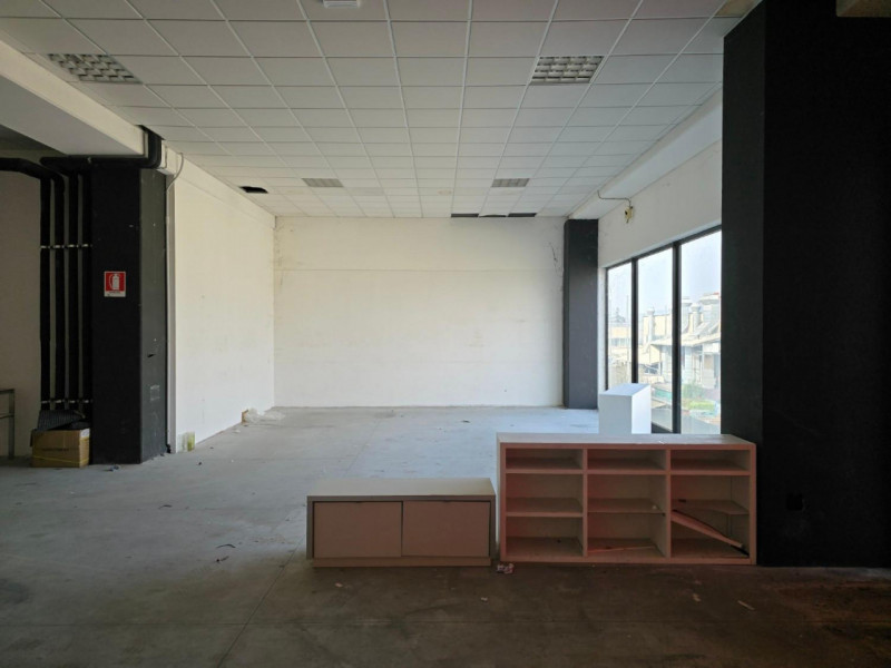 Quest’immobile viene venduto tramite asta online.

Locale commerciale su due piani con magazzino ...