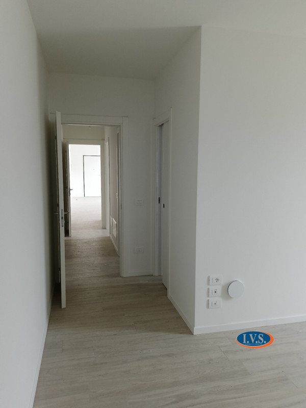 MONTEGALDA (VI) in un contesto di nuova costruzione proponiamo BICAMERE al piano terra, immerso n...