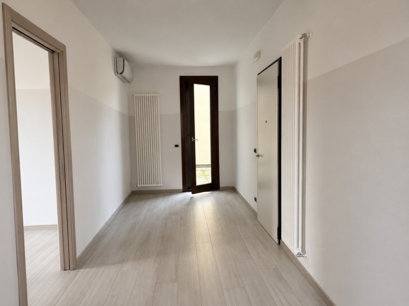 Rif. A863 (per info 392 6956333 Nada)

Proponiamo ufficio da convertire in appartamento con un pi...