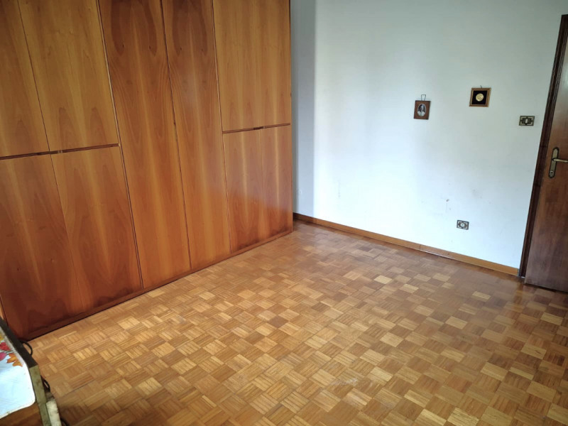 Proponiamo in vendita un occasione imperdibile, una splendida casa singola situata nella tranquil...