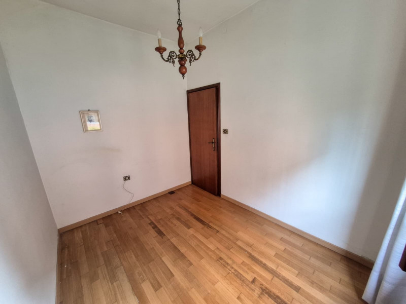 Proponiamo in vendita un occasione imperdibile, una splendida casa singola situata nella tranquil...