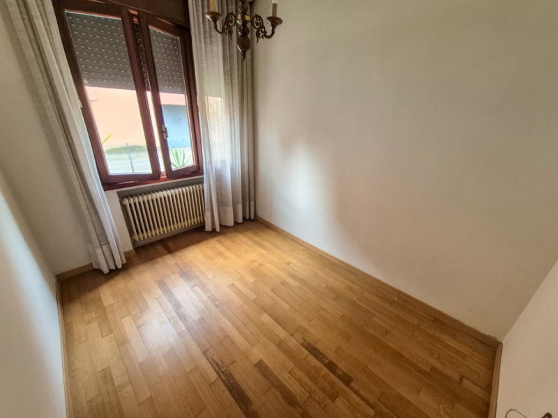 Proponiamo in vendita un occasione imperdibile, una splendida casa singola situata nella tranquil...