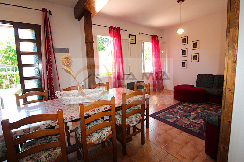 Polverara - Adiacente al campo sportivo e vicina al centro, si propone abitazione a schiera in du...