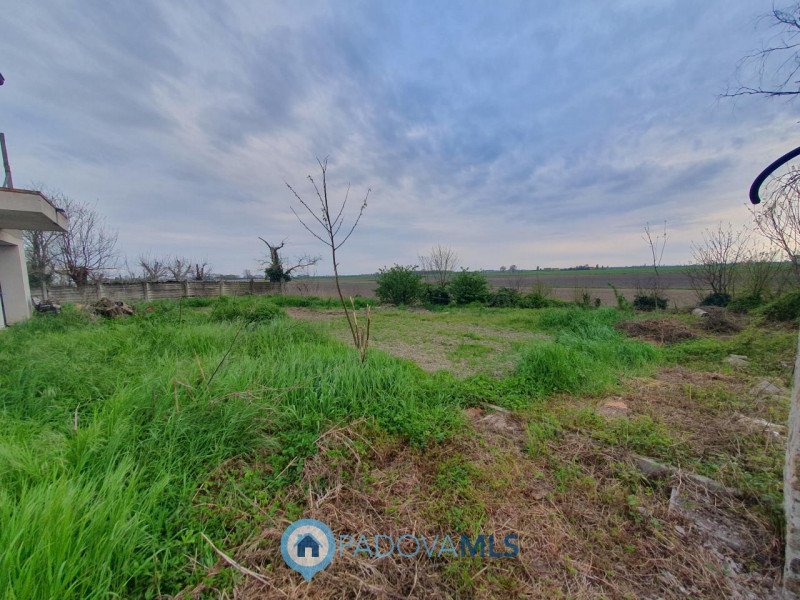 Immobile in esclusiva al Gruppo Padova MLS
A Pozzonovo, porzione di bifamiliare al grezzo con amp...