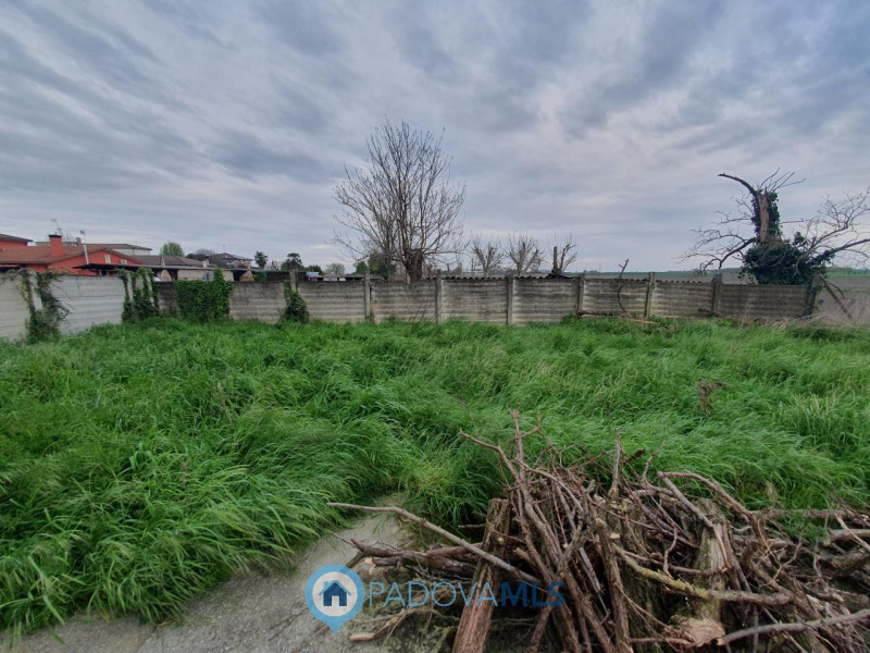 Immobile in esclusiva al Gruppo Padova MLS
A Pozzonovo, porzione di bifamiliare al grezzo con amp...