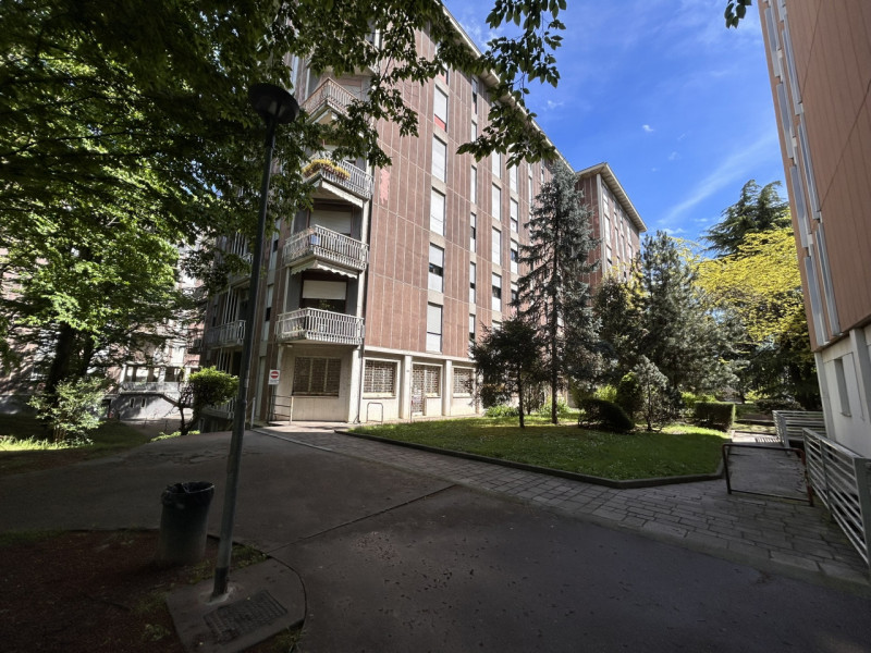 Nel cuore di Viale Mazzini, una delle zone più comode e ricercate di Vicenza, ti presentiamo un l...