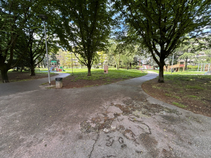 Nel cuore di Viale Mazzini, una delle zone più comode e ricercate di Vicenza, ti presentiamo un l...