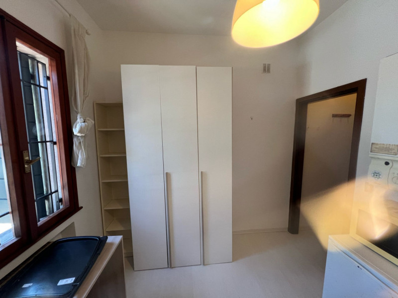 DISPONIBILE PER LA LOCAZIONE UN GRAZIOSO MONOLOCALE COMPLETAMENTE RISTRUTTURATO NEL CUORE DEL POR...