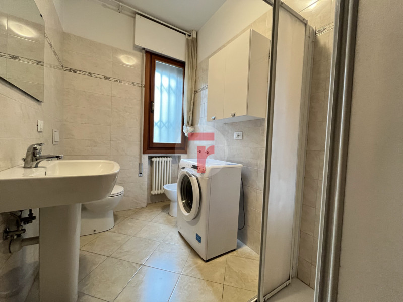 ATTUALMENTE LOCATO con rendita annua pari a € 8.040,00, rappresenta un’interessante opportunità d...