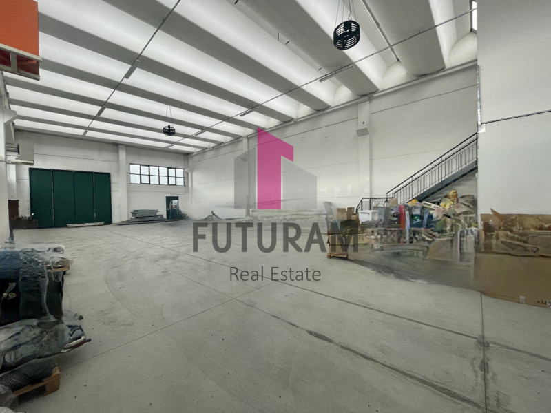 RIF:014NM  -  CAMPONOGARA (VE)  -  PER INFO 0444/310220

Vendesi un capannone di 900 mq in zona a...