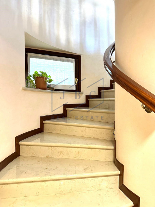 Esclusiva opportunità a Santa Maria di Campagna, a soli 2 km dal centro di Cessalto (TV). Questa ...