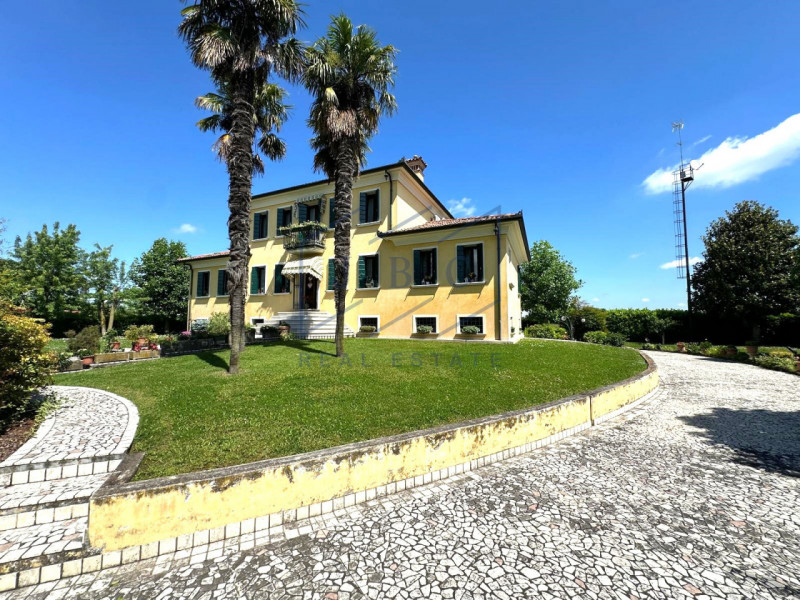 Esclusiva opportunità a Santa Maria di Campagna, a soli 2 km dal centro di Cessalto (TV). Questa ...