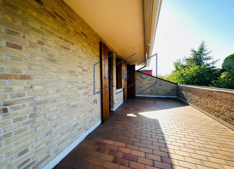 ODERZO - (TV)
Nella prima periferia di Oderzo, proponiamo in esclusiva meravigliosa bifamiliare c...